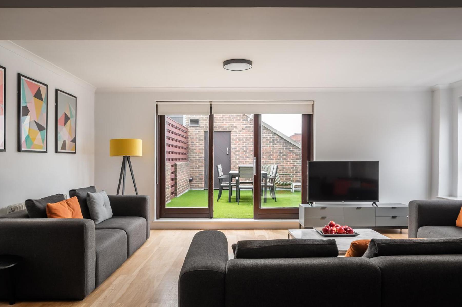 Monarch House - Serviced Apartments - Kensington Лондон Екстериор снимка