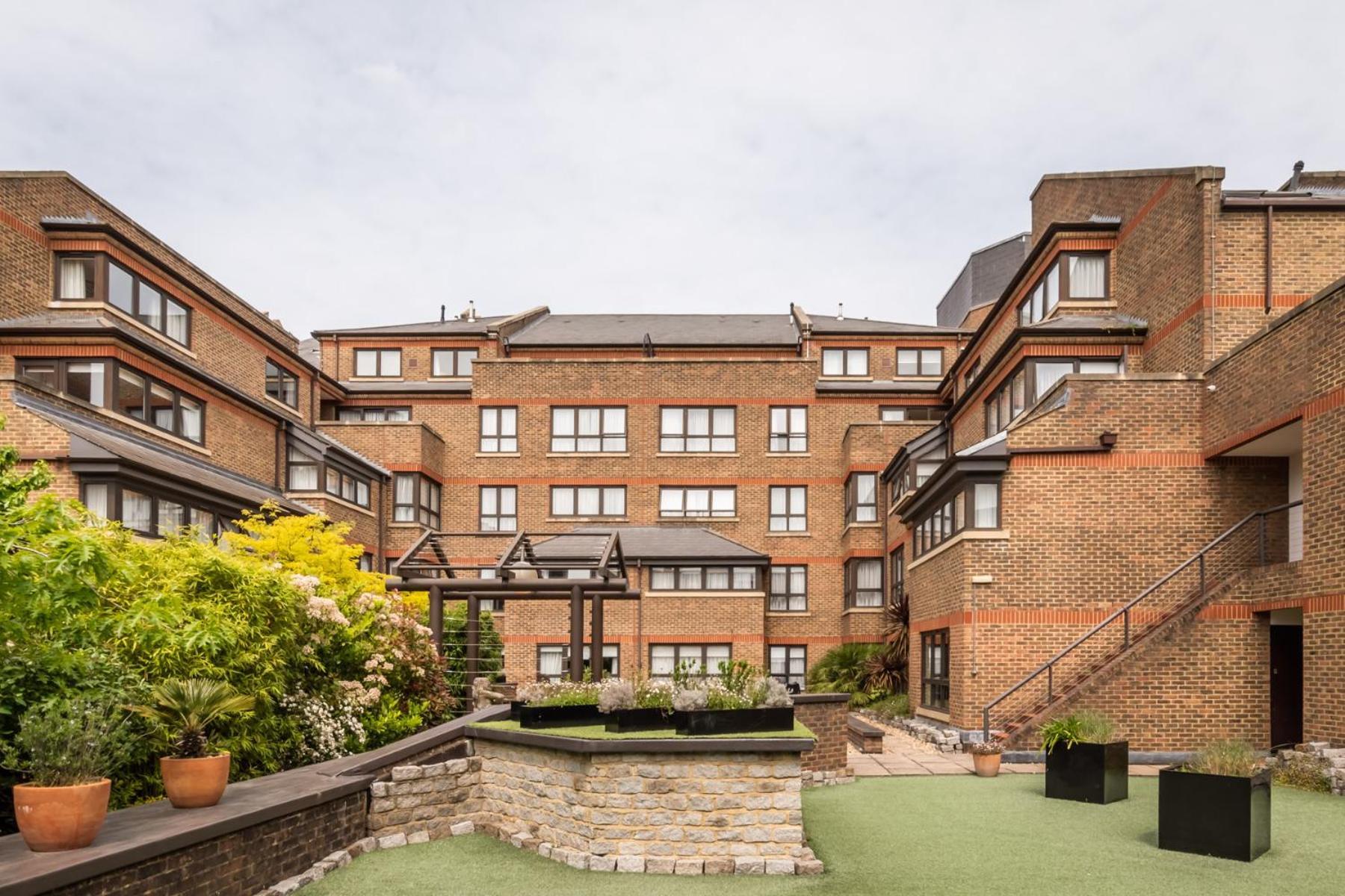 Monarch House - Serviced Apartments - Kensington Лондон Екстериор снимка