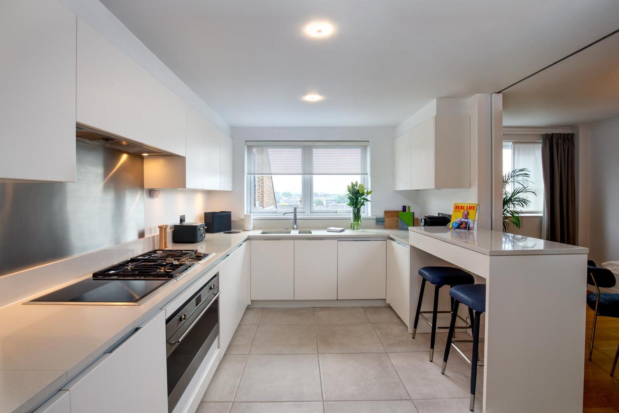 Monarch House - Serviced Apartments - Kensington Лондон Екстериор снимка