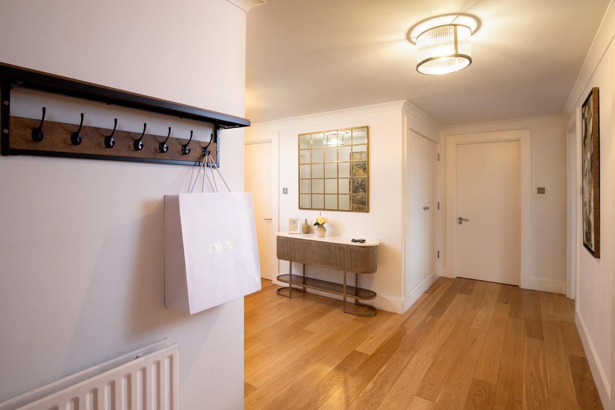 Monarch House - Serviced Apartments - Kensington Лондон Екстериор снимка