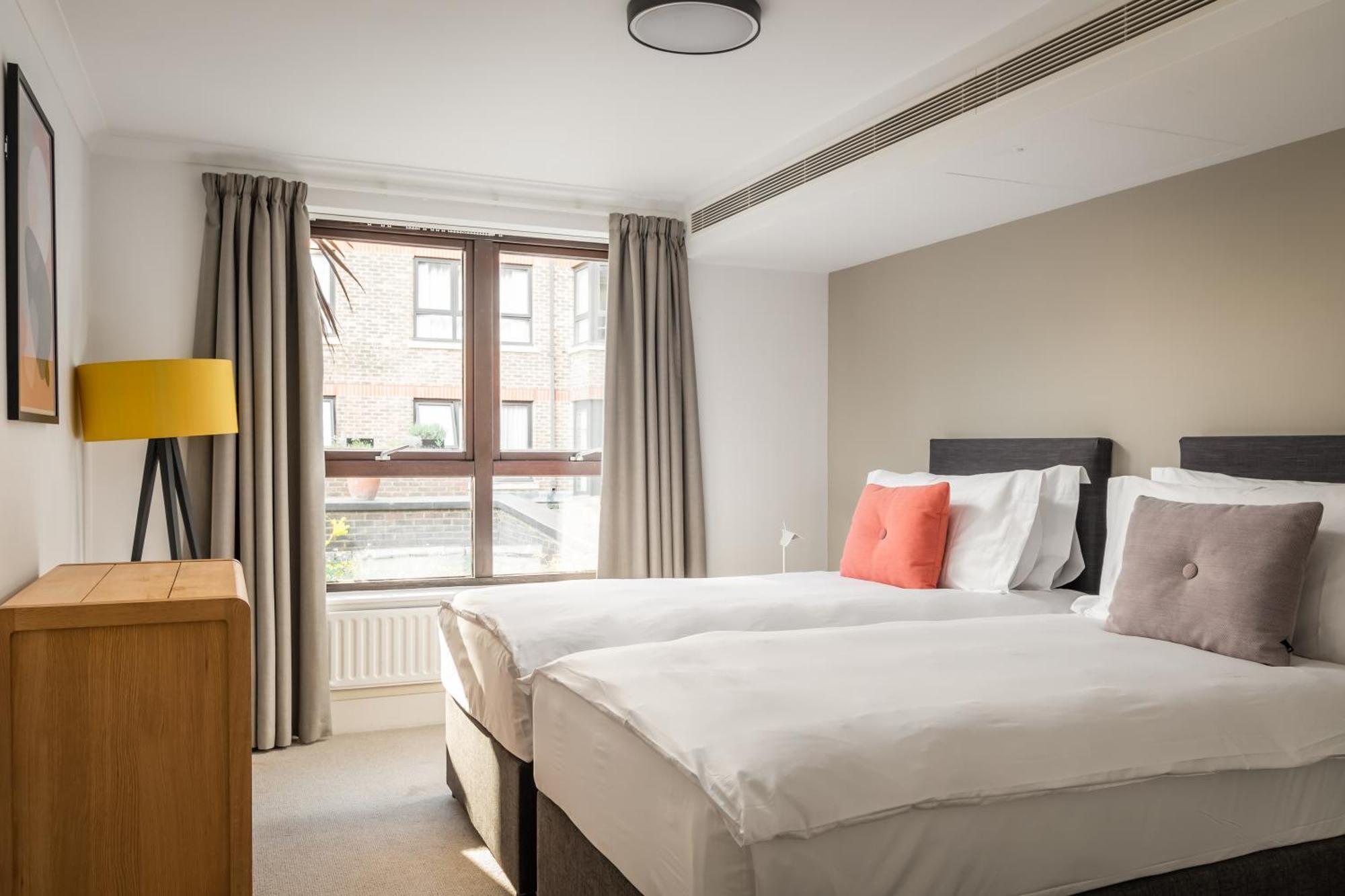 Monarch House - Serviced Apartments - Kensington Лондон Екстериор снимка