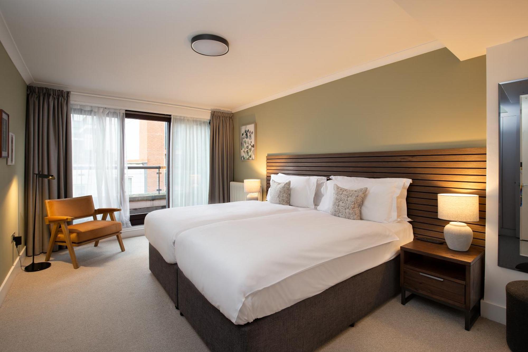 Monarch House - Serviced Apartments - Kensington Лондон Екстериор снимка